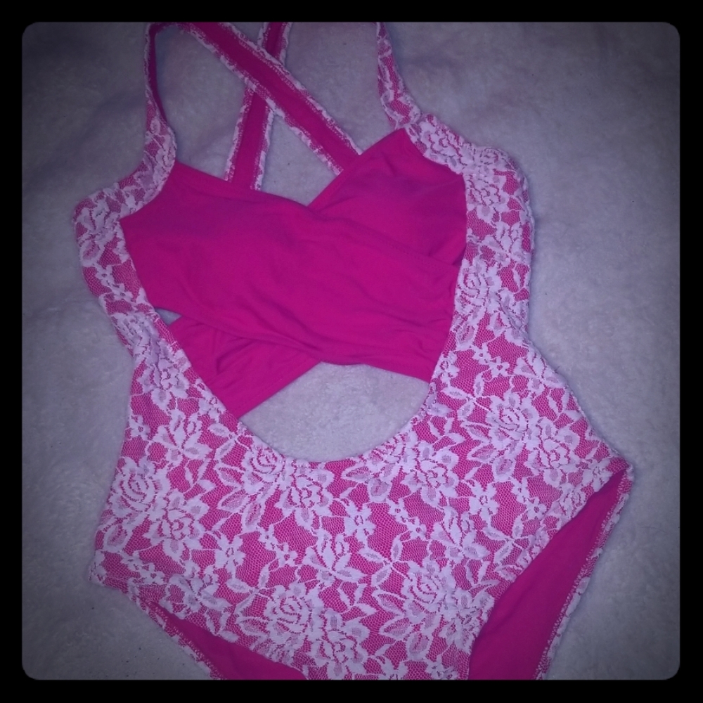 CuPShE💎one~piece criss/cross Bathing Suit